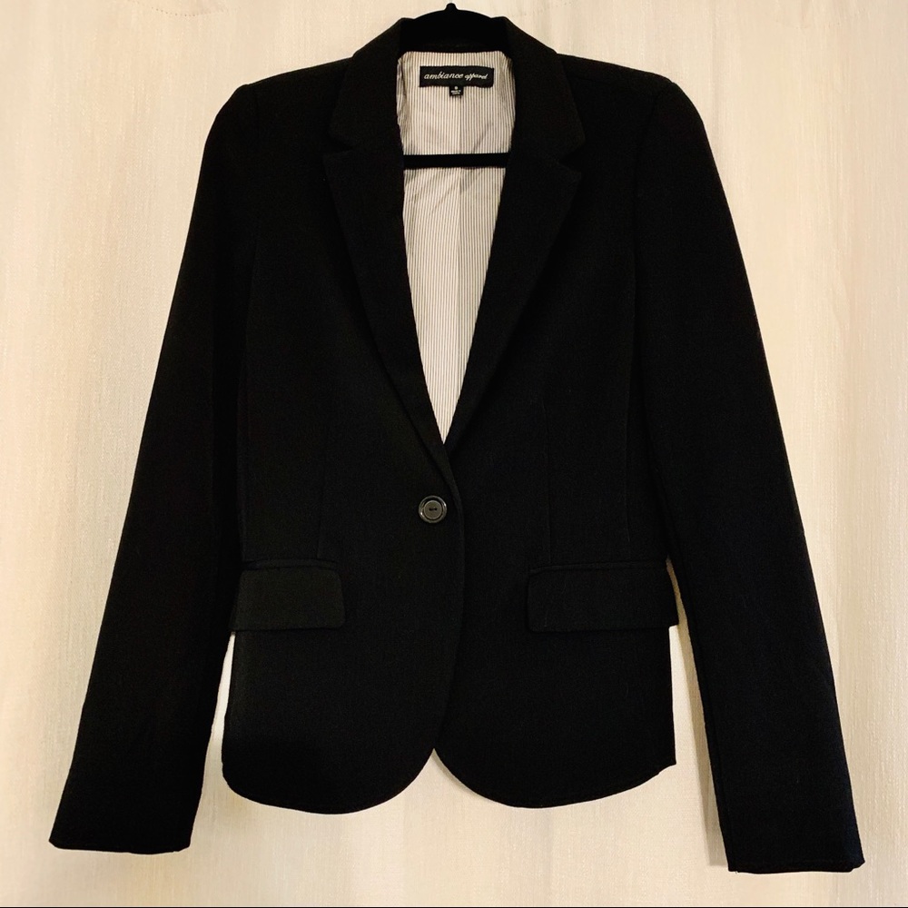 ❤️ 2/$10 Black blazer